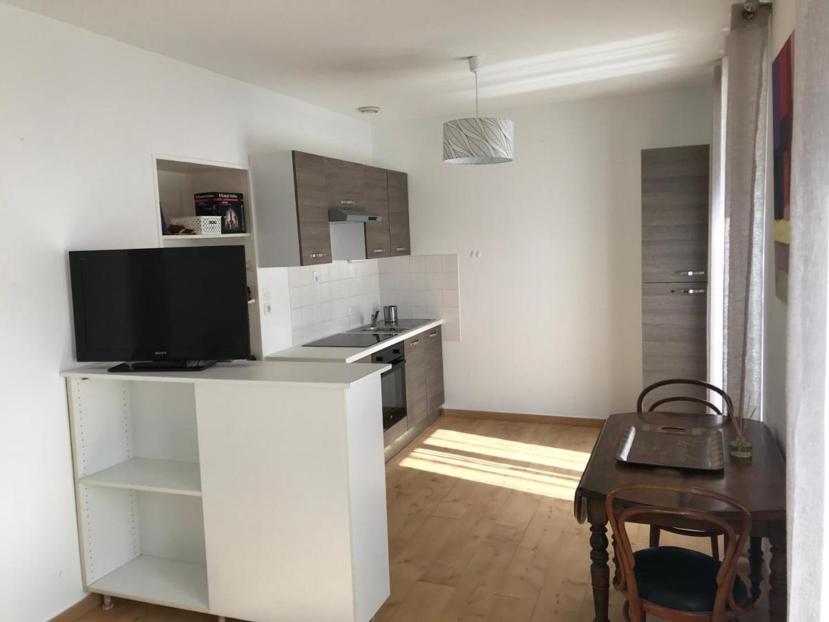 Grand Studio en coeur de ville pour 2 p. Bort-les-Orgues Extérieur photo